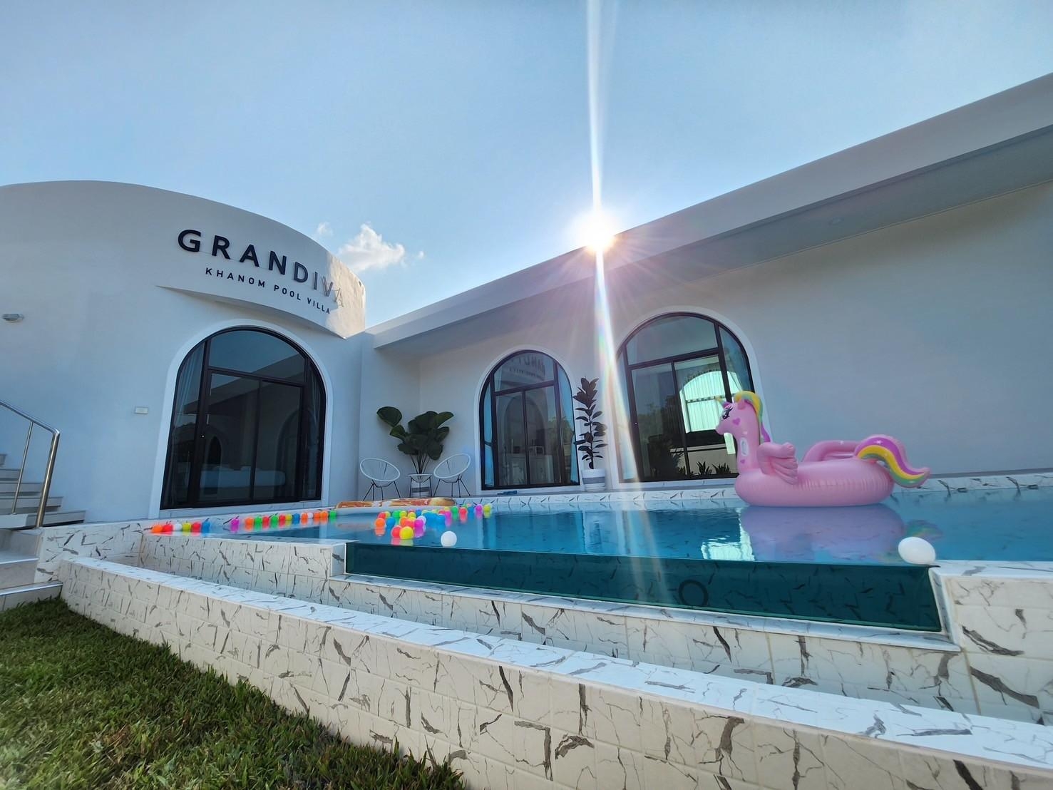 Grandiva Khanom Pool Villa