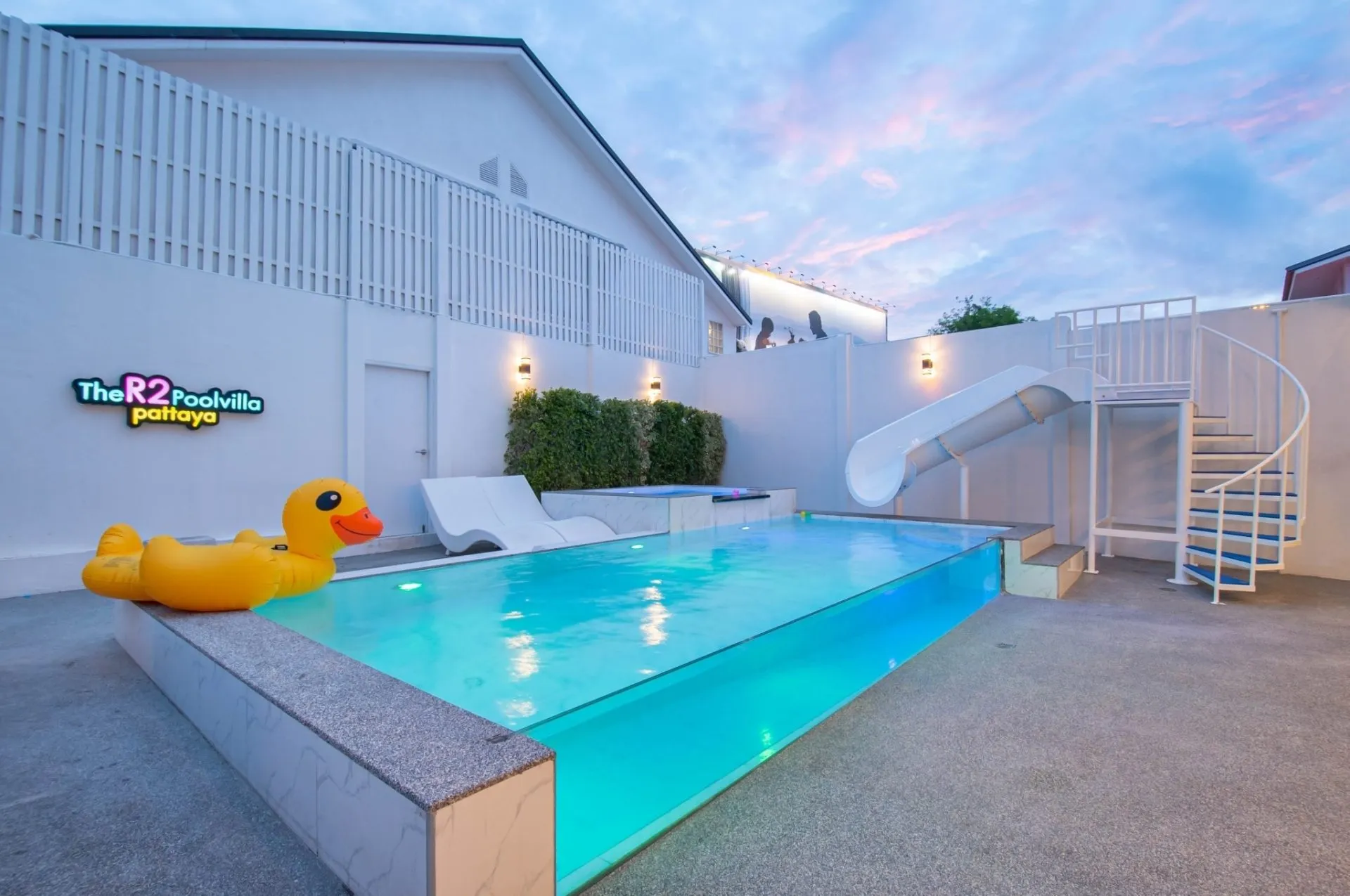 The R2 Poolvilla (little)