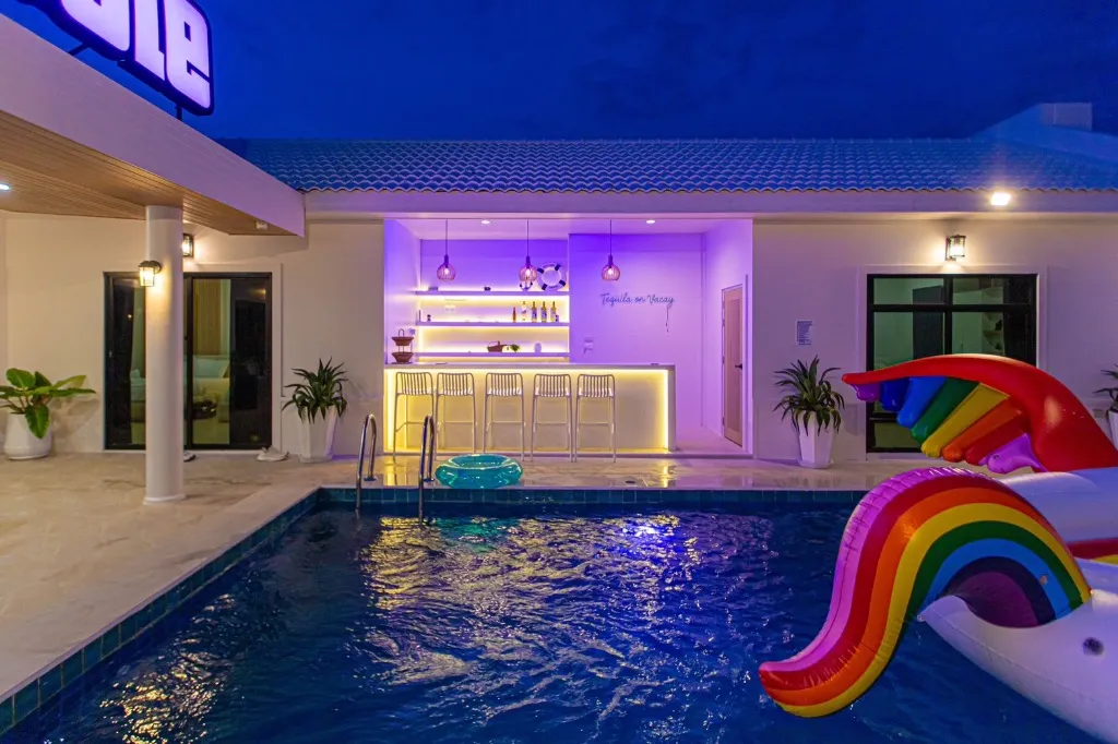 Seattle Pool Villa Pattaya