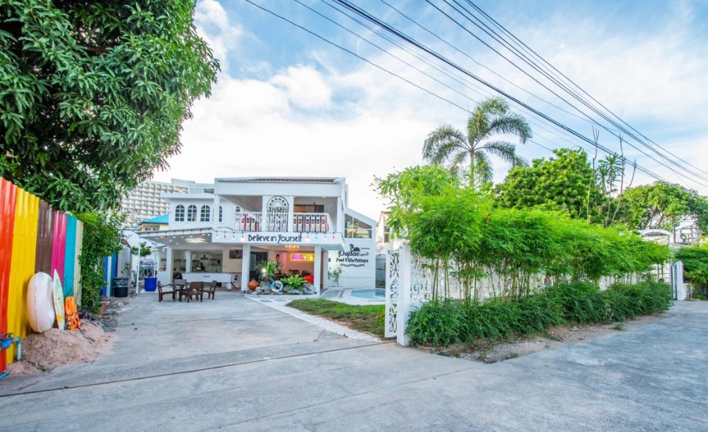 Pupae Pool Villa Jomtien