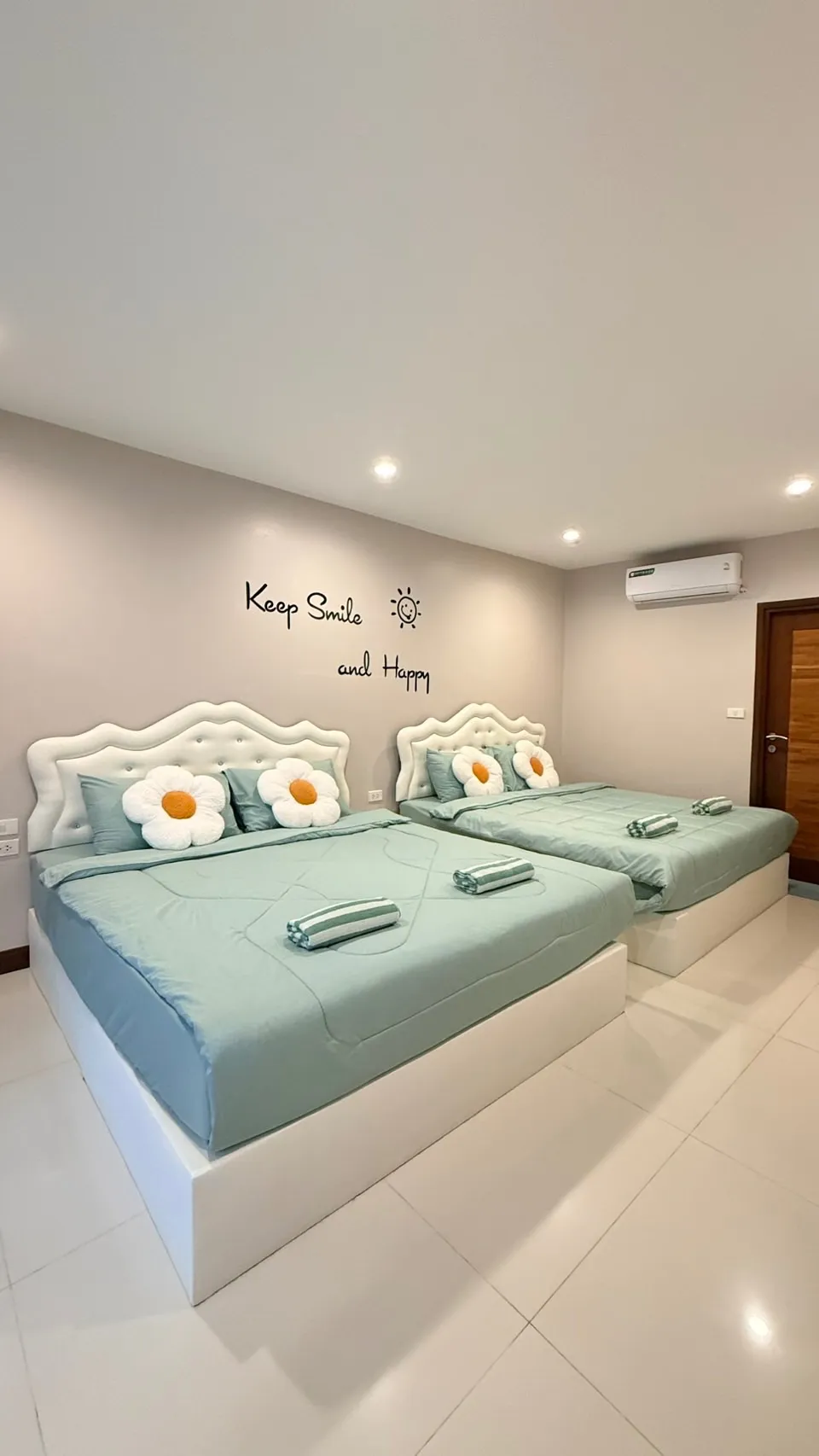Smile poolvilla by N