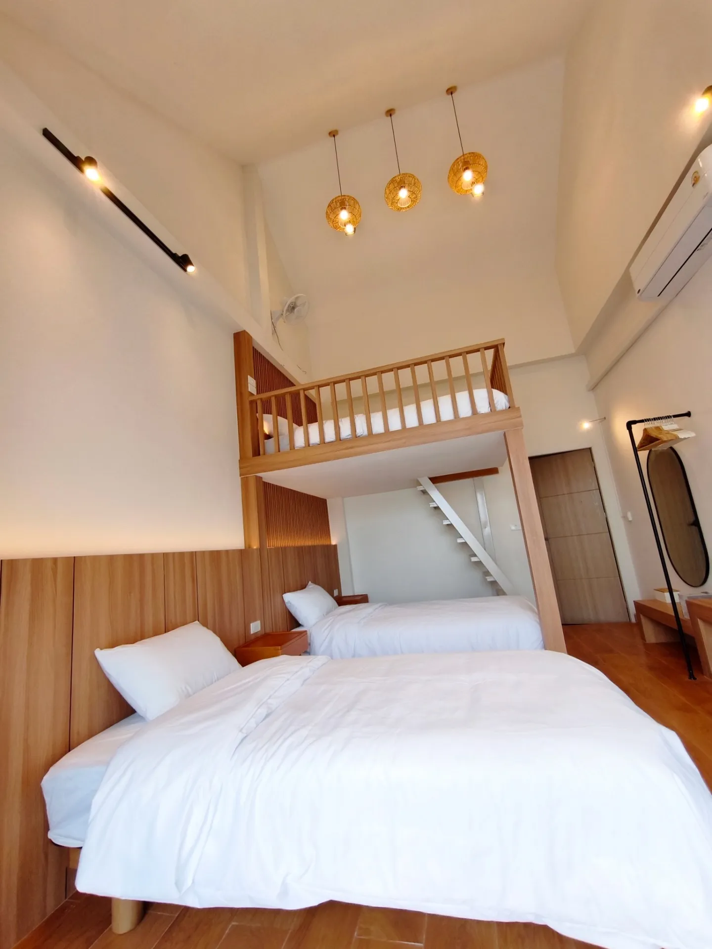BLUE WHALE Pool Villa Pattaya