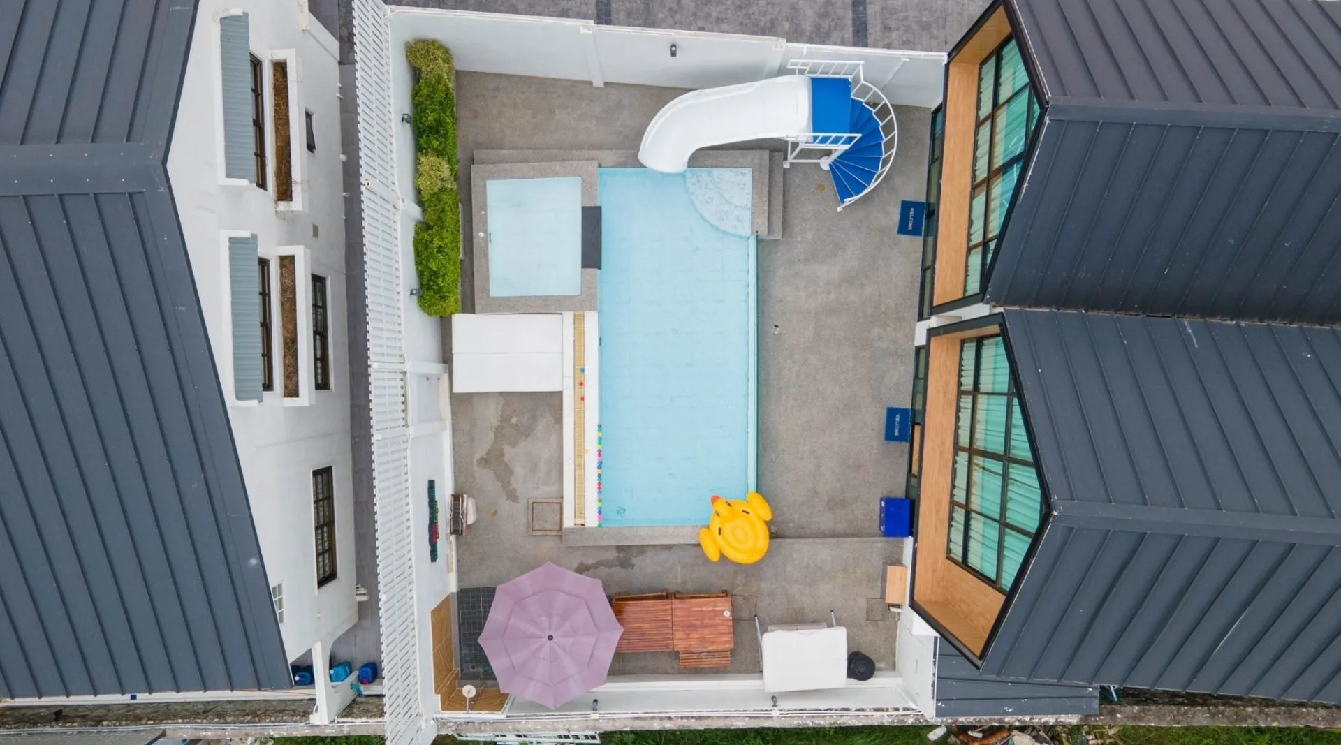 The R2 Poolvilla (little)
