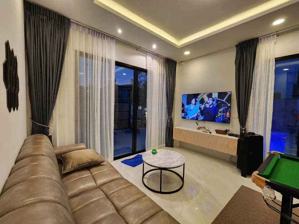 Holiday Pool Villa Bangsean