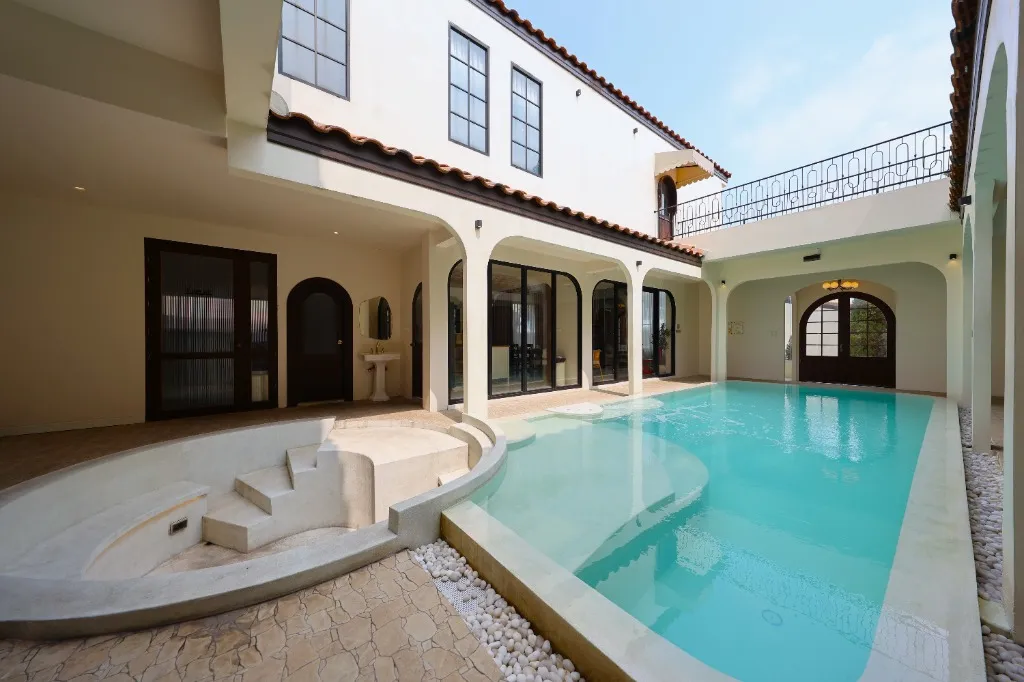Casa Bianca บางแสน