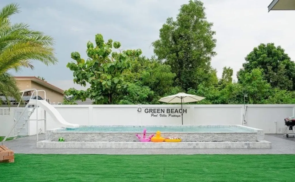 Green beach poolviila