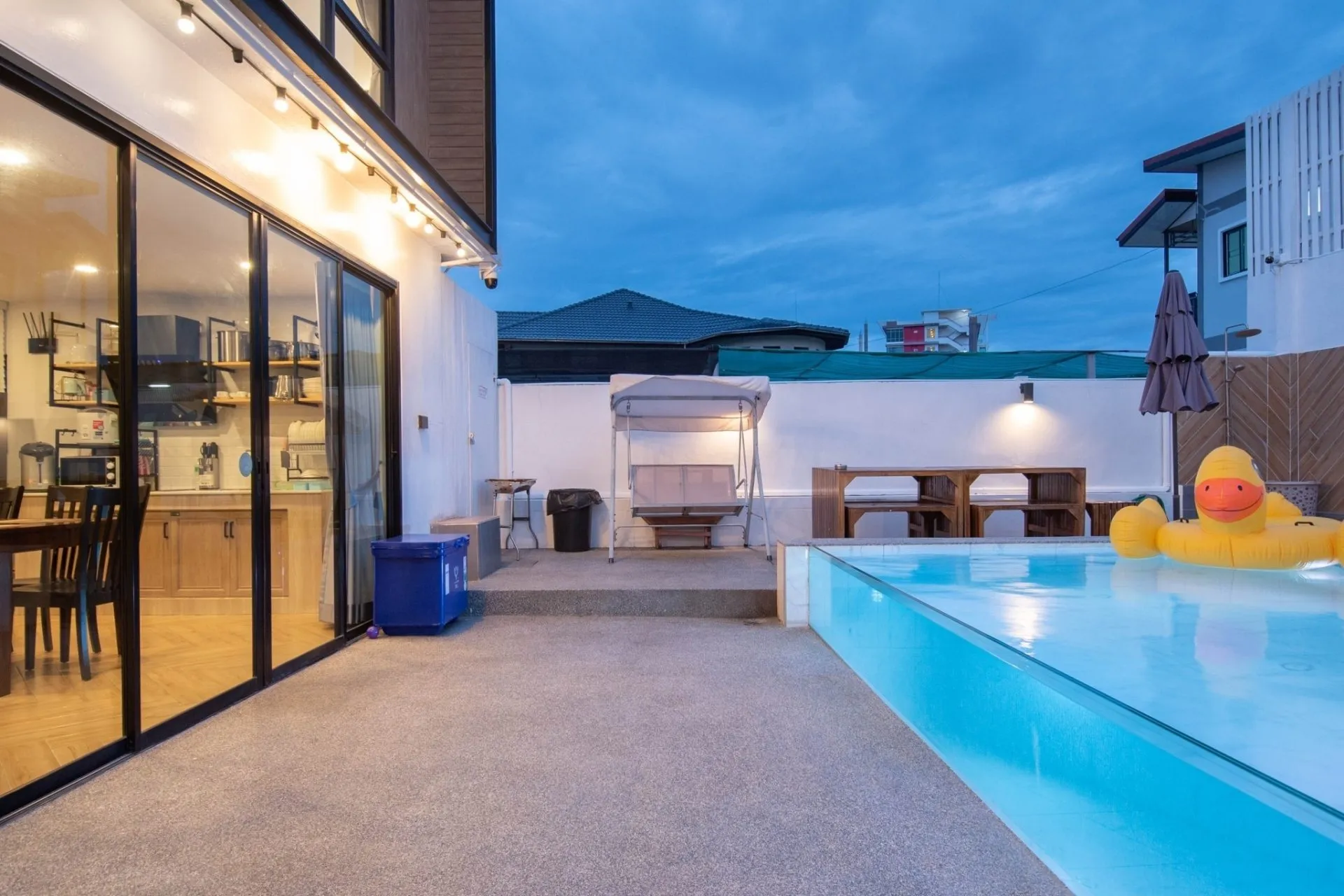 The R2 Poolvilla (little)