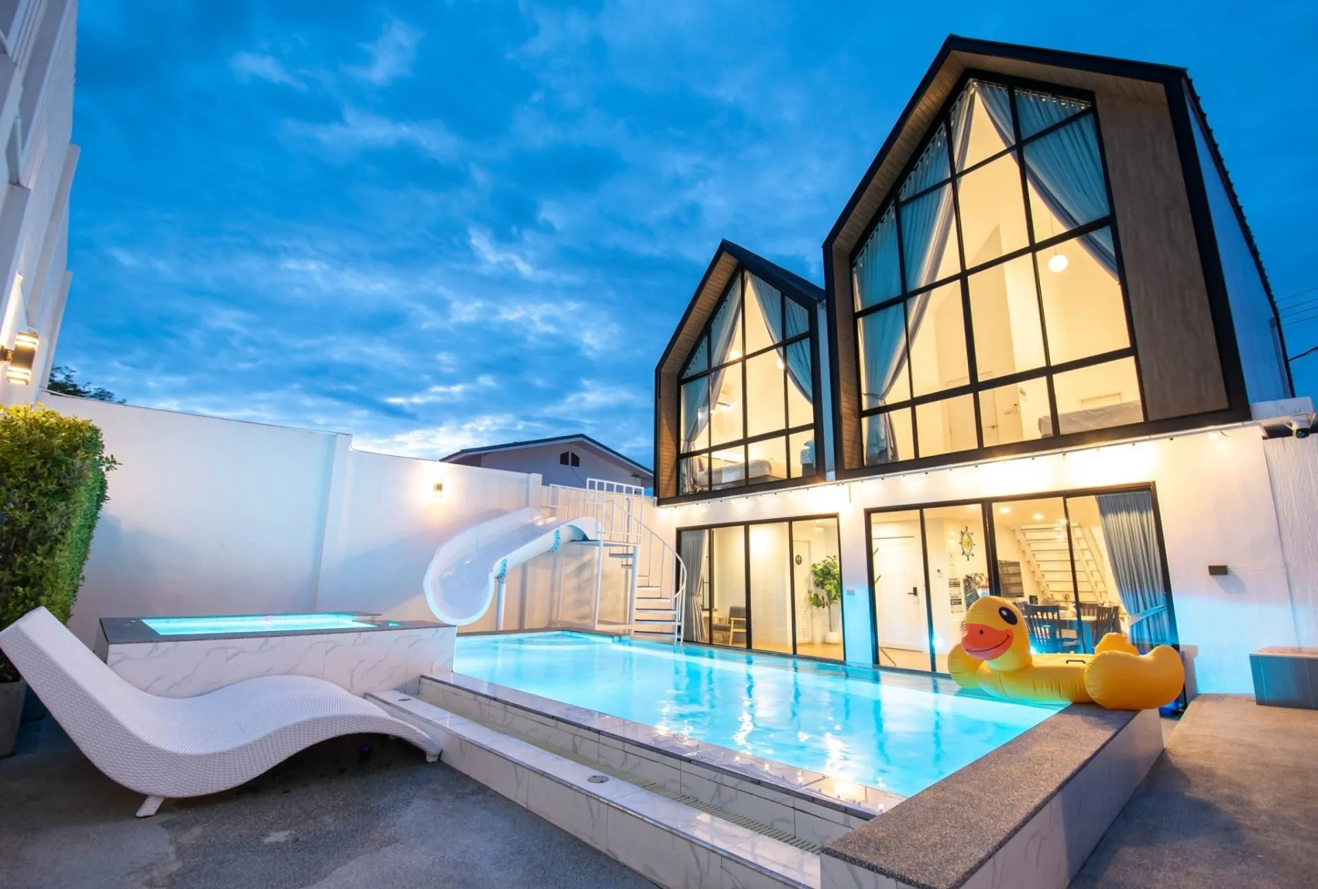 The R2 Poolvilla (little)