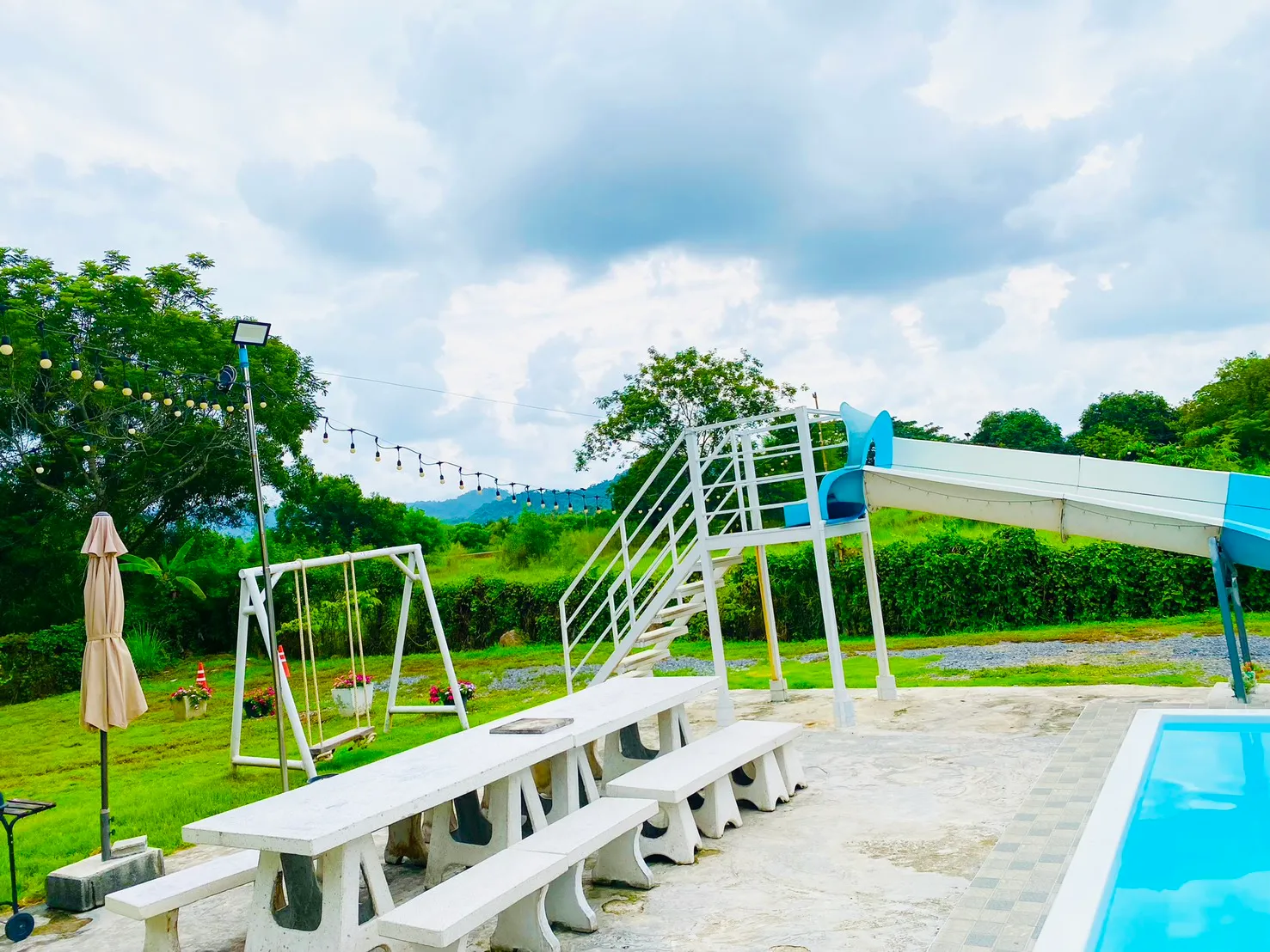 Pixel​ mountain​ view​ pool​villa​