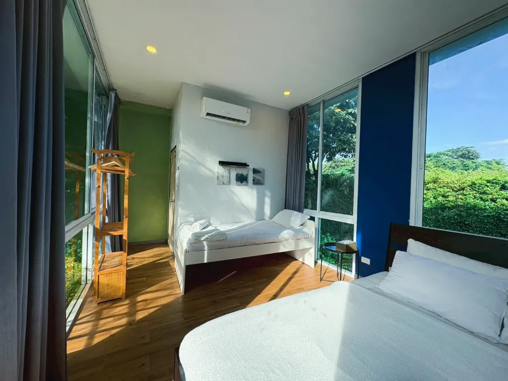 Modern Italian Pool Villa 5