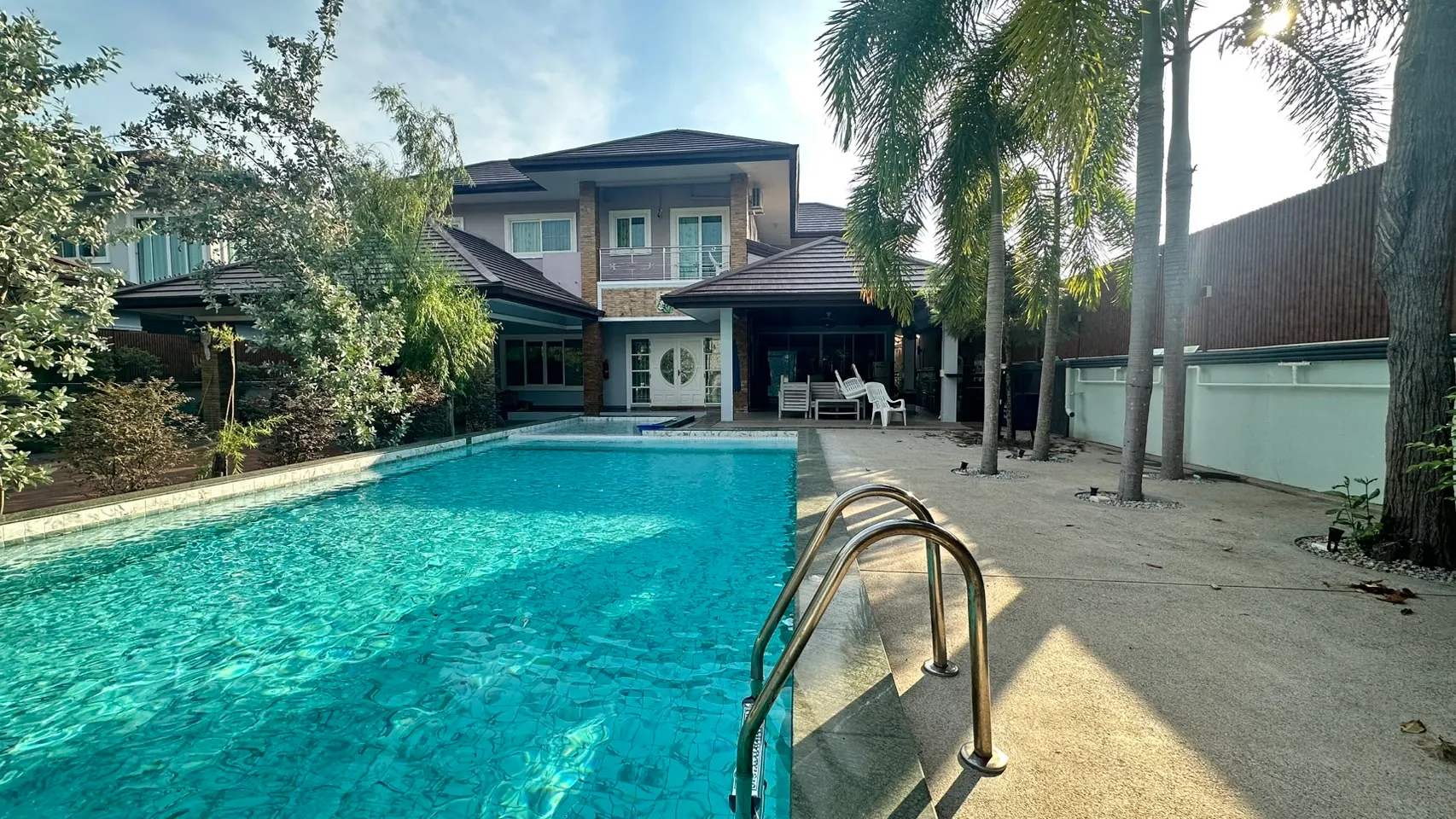 Let’s Chill Pool Villa Satahip