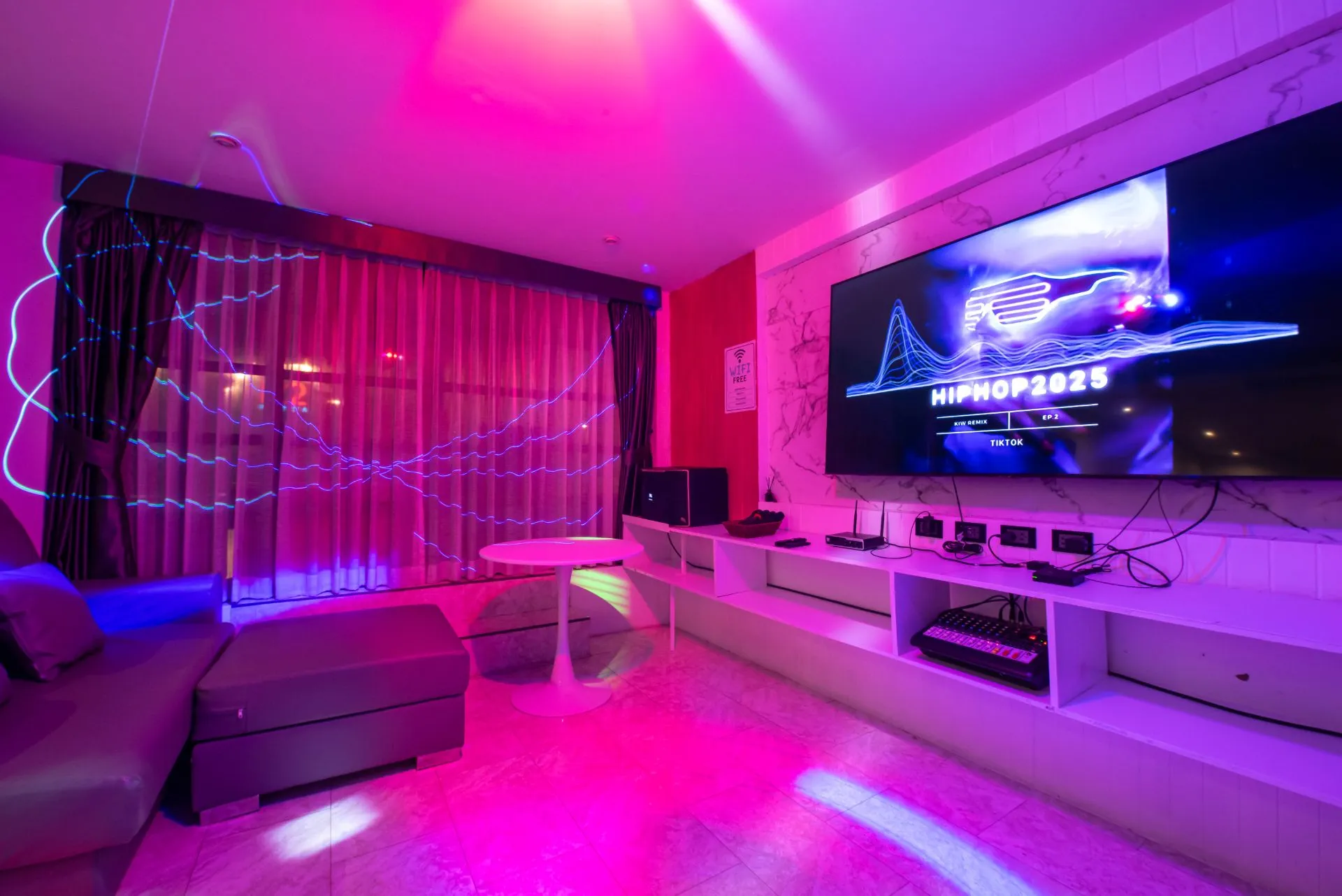 The R2 Poolvilla