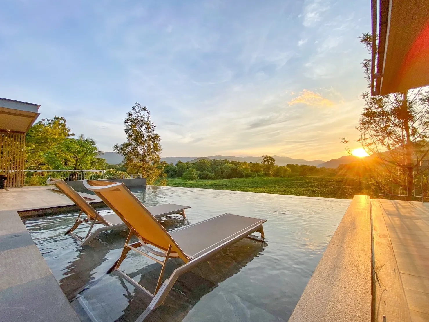 KIN KHAOYAI