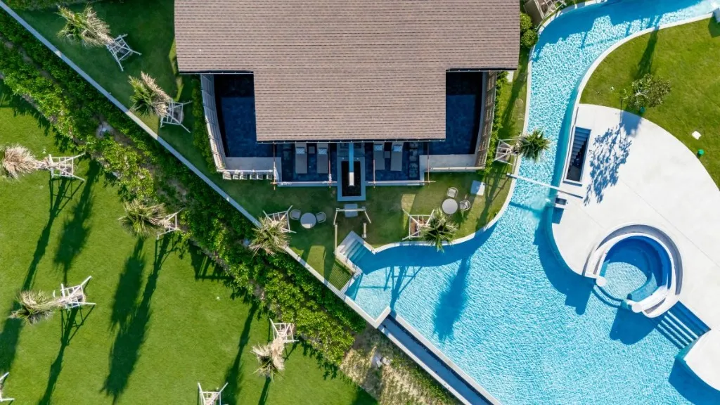 SEAFRONT POOL VILLA IN LOVE