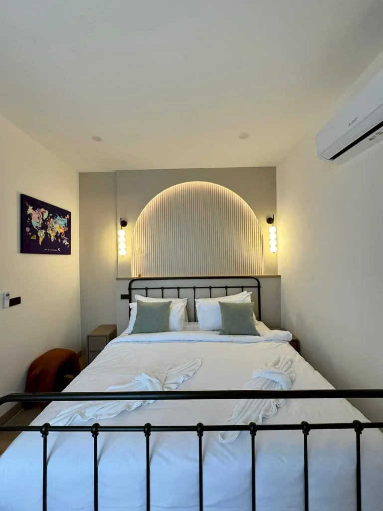 Monique เขาใหญ่