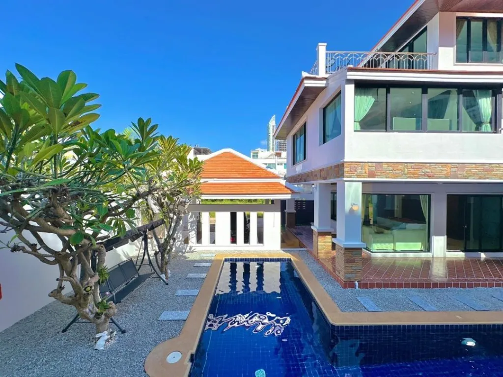 Lunlana Sea View Pool Villa Pattaya