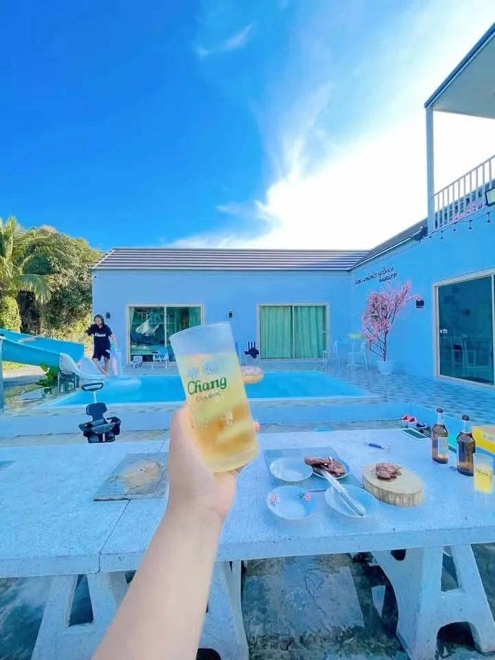 Pixel​ mountain​ view​ pool​villa​