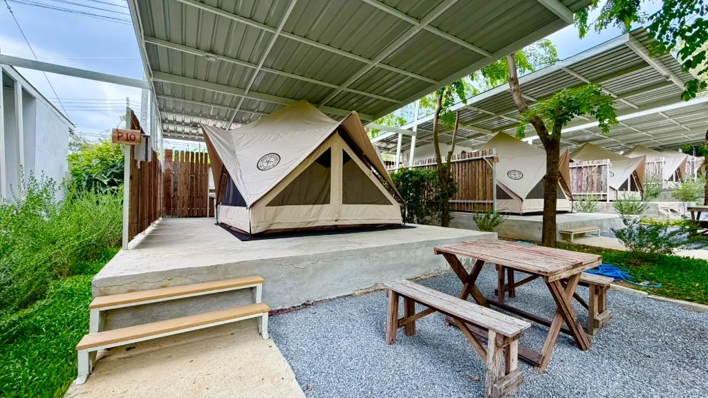 P10 Zone 2 เต็นท์ 2 ท่าน ฟาร์มสุข Glamping