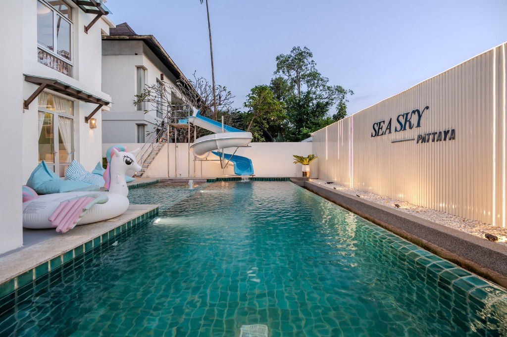 Sea Sky Pool villa