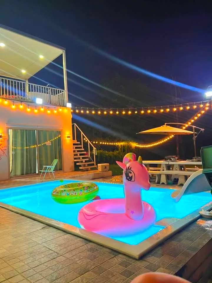 Pixel​ mountain​ view​ pool​villa​