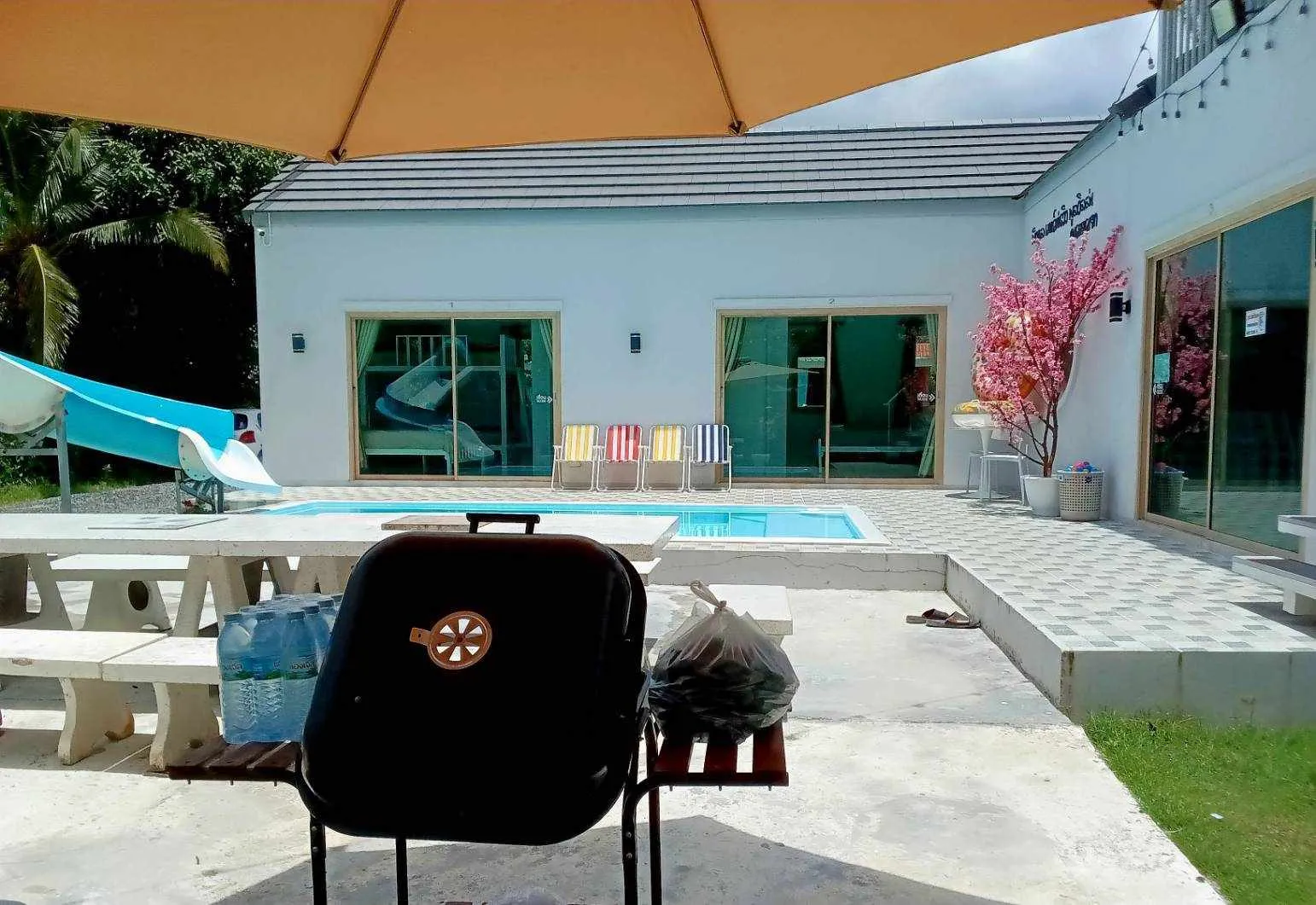 Pixel​ mountain​ view​ pool​villa​