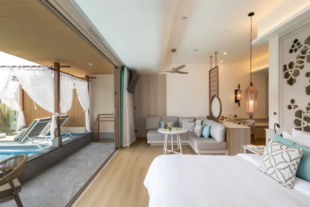 SEASIDE POOL SUITE