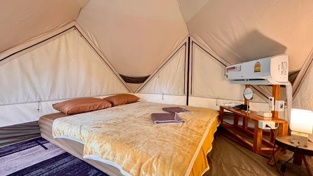 P8 Zone 2 เต็นท์ 2 ท่าน ฟาร์มสุข Glamping
