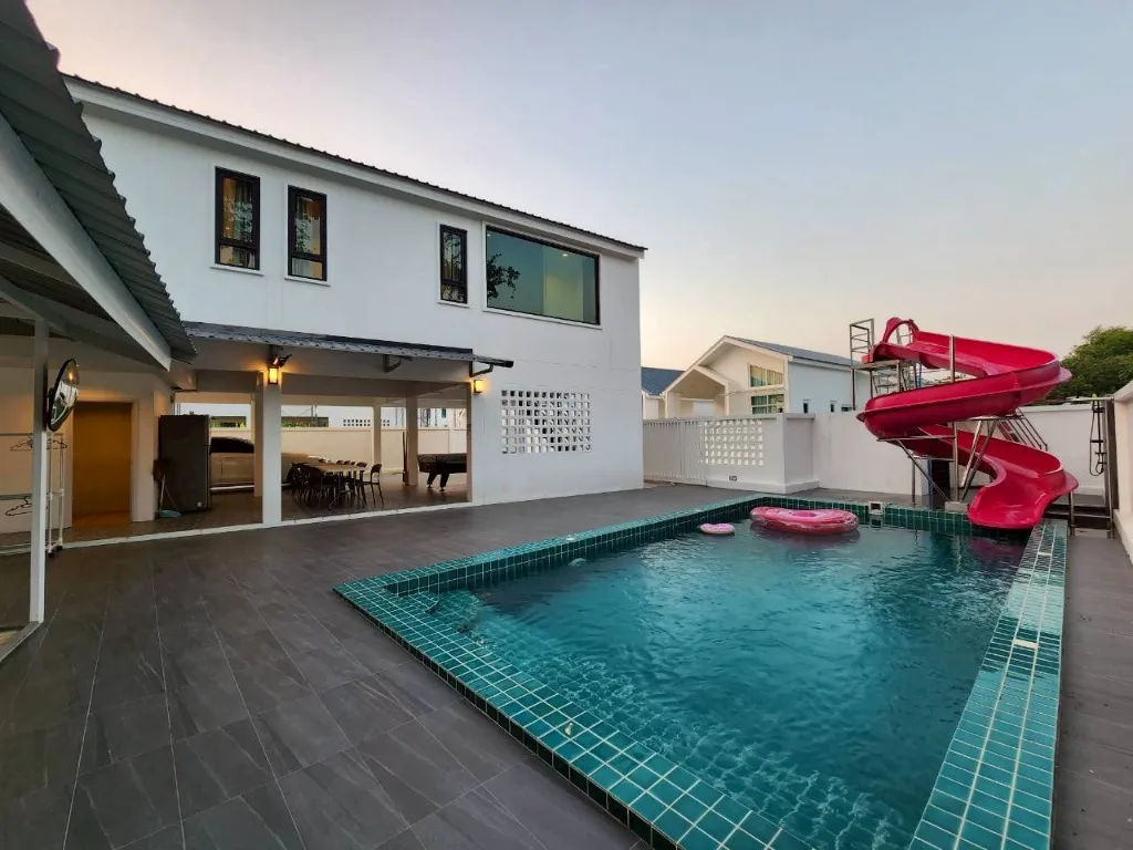 Amornrut Hill 03