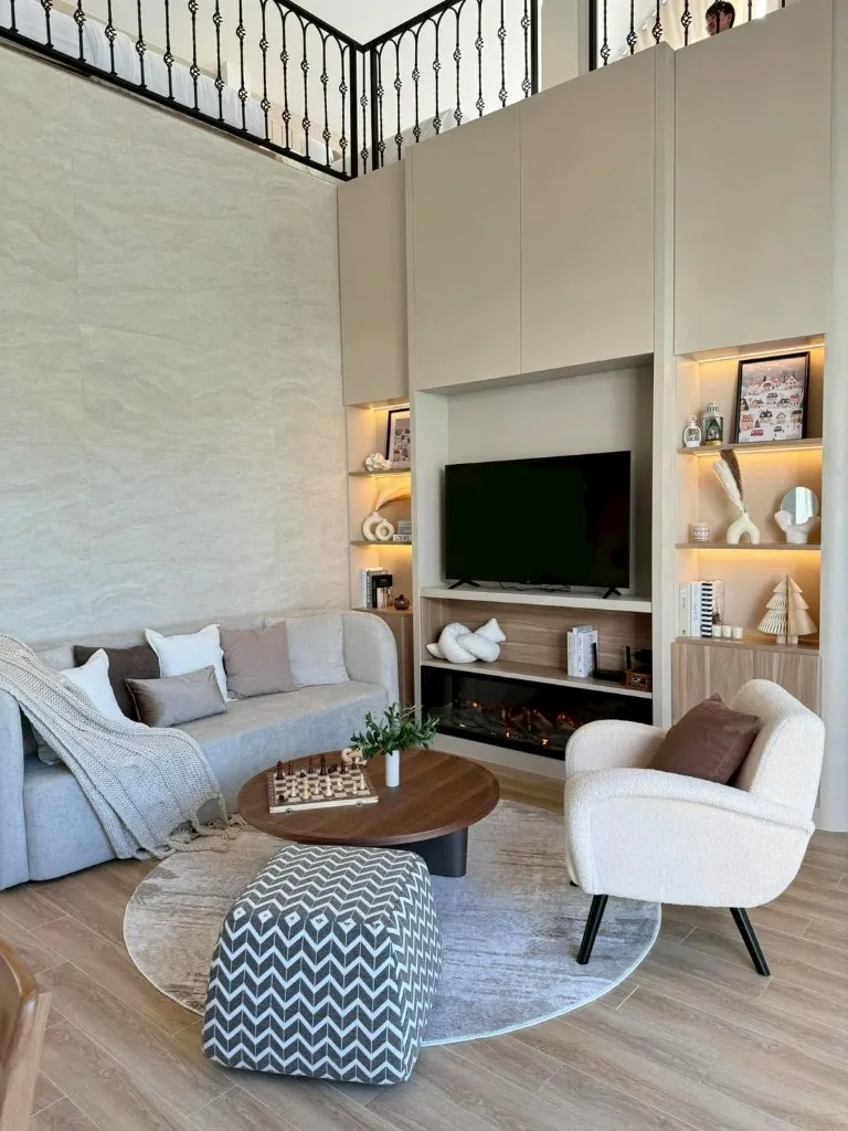 Monique เขาใหญ่