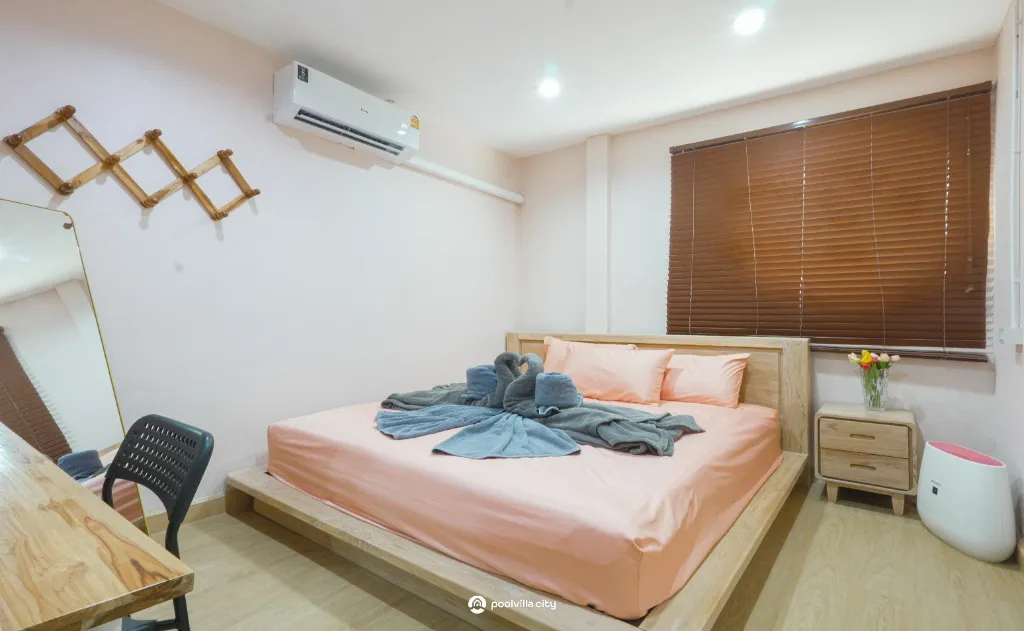 Kyuu Bangsaen Pool House