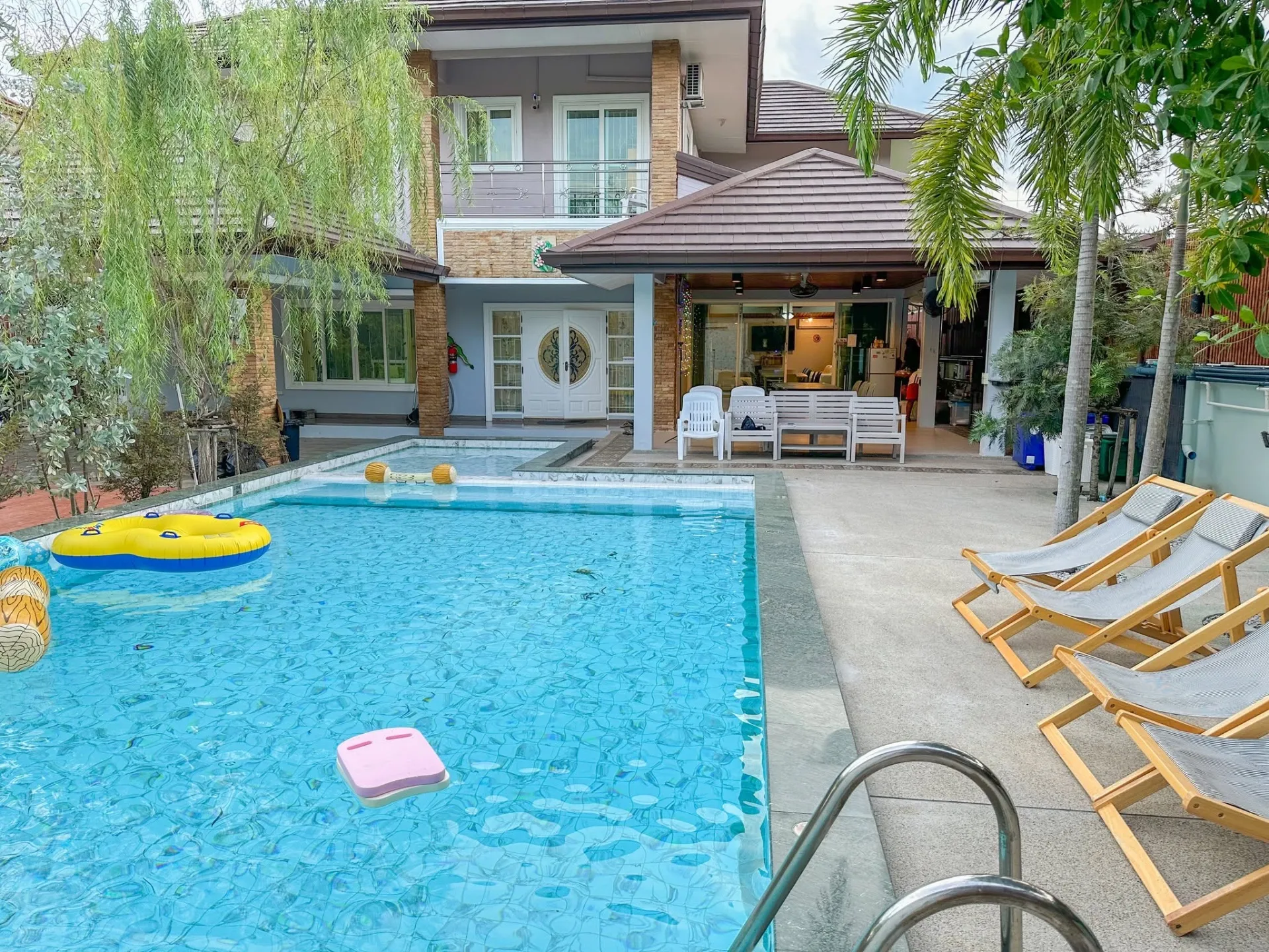 Let’s Chill Pool Villa Satahip