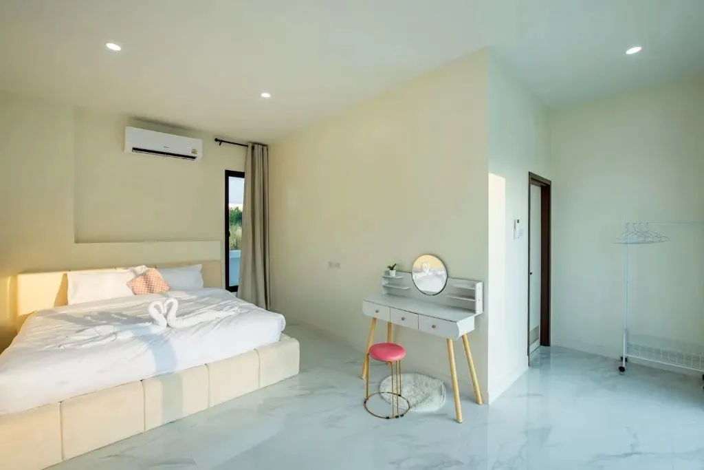 Panmora poolvilla (สัตหีบ)