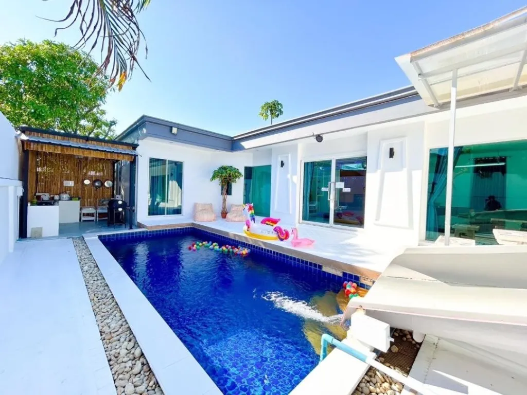 Disco Time Pool Villa