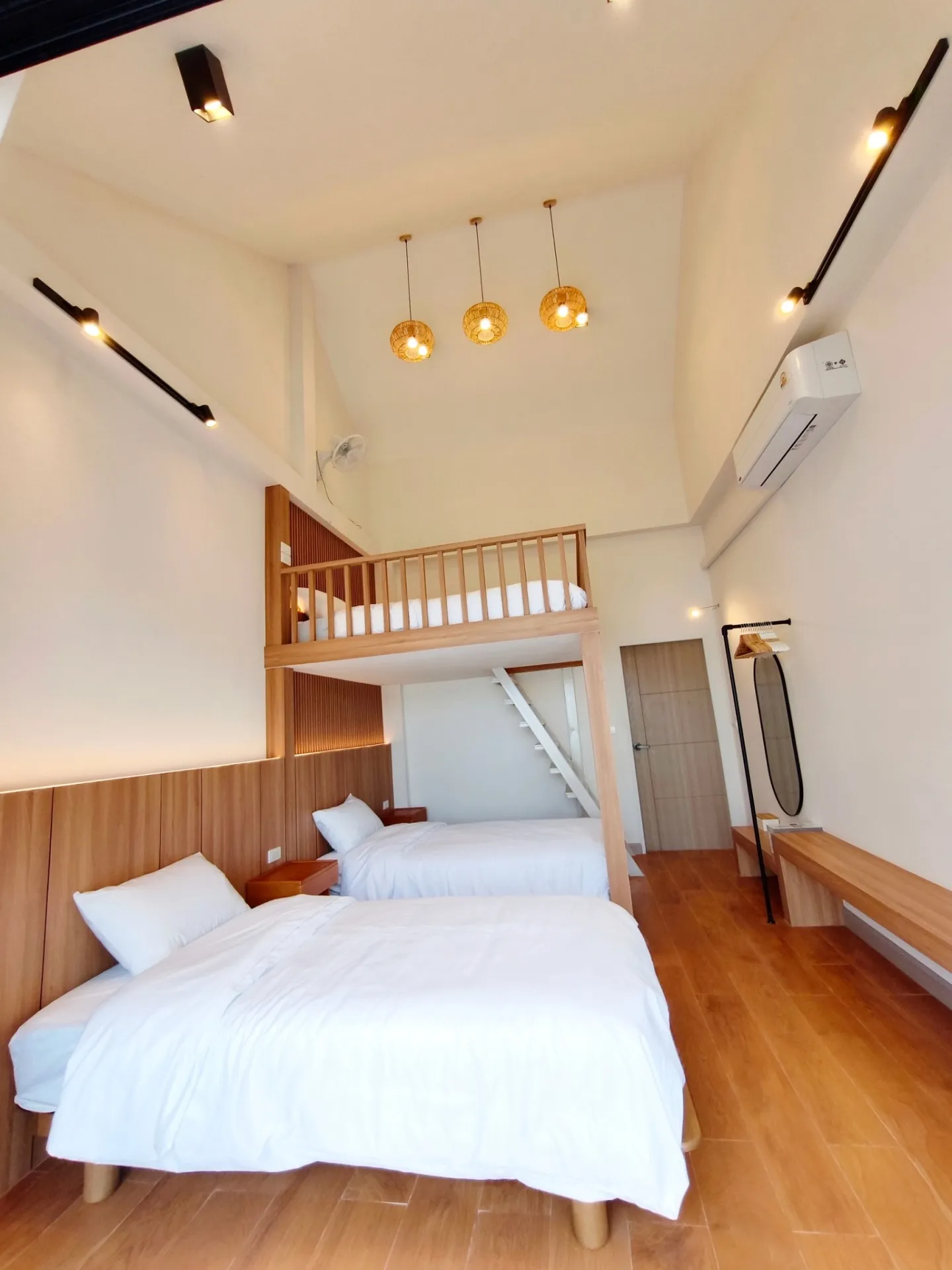 BLUE WHALE Pool Villa Pattaya