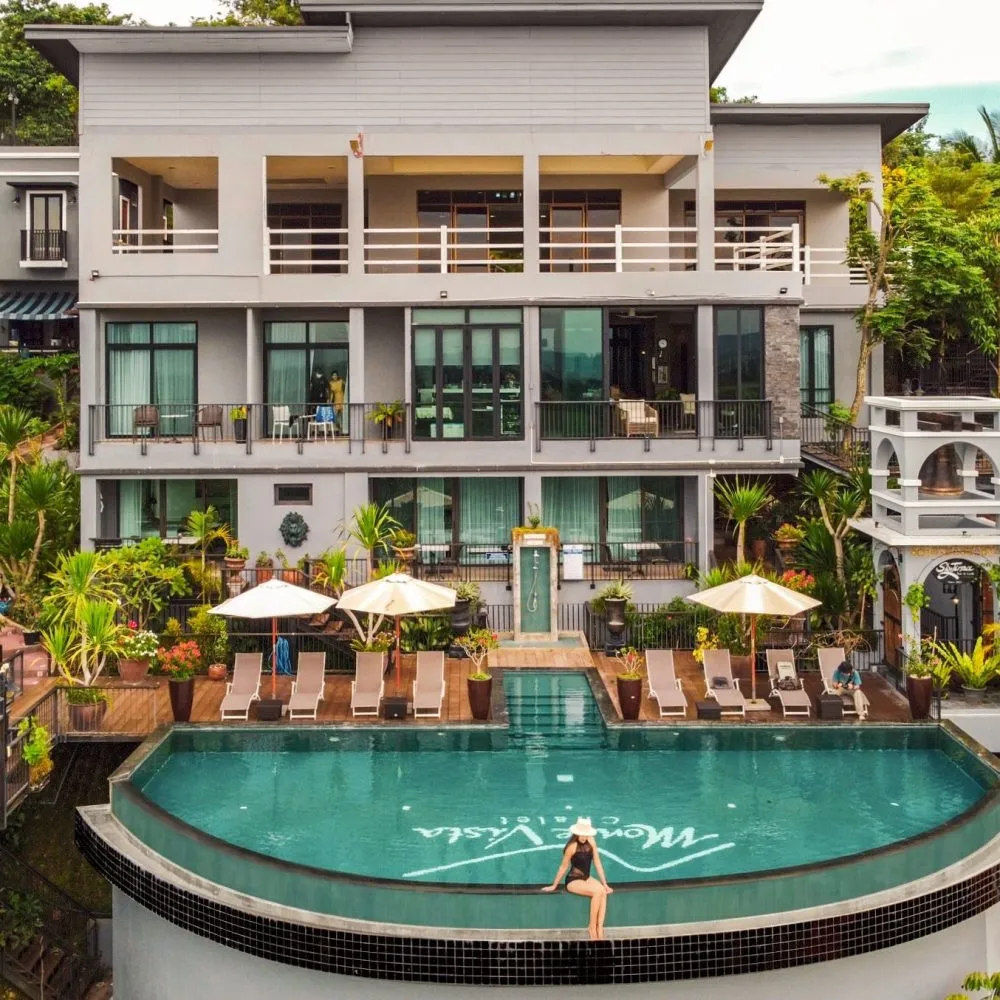 9 Bedroom Chalet 