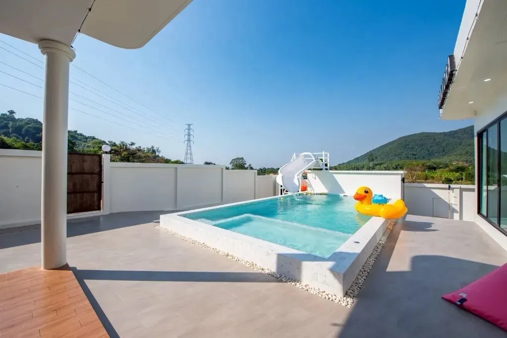 Panmora poolvilla (สัตหีบ)