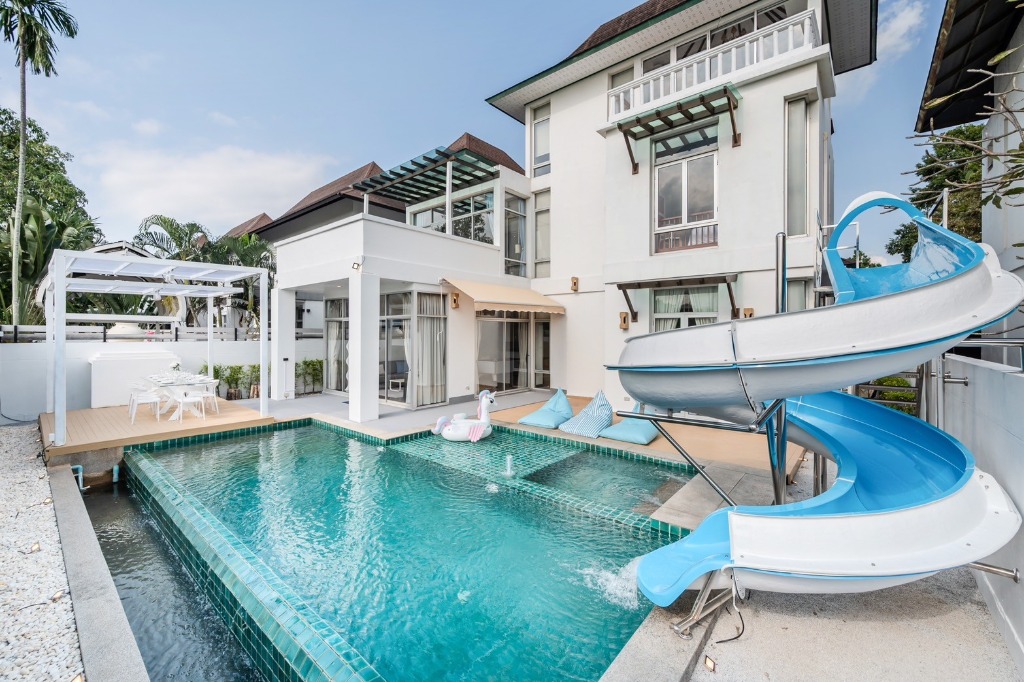 Sea Sky Pool villa