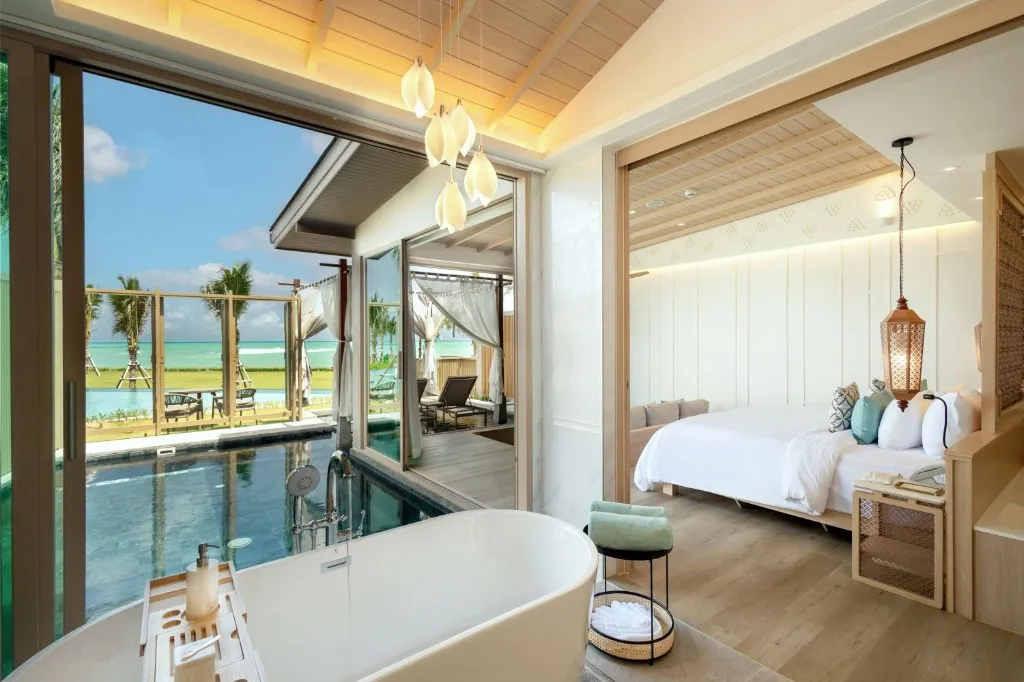 SEAFRONT POOL VILLA IN LOVE