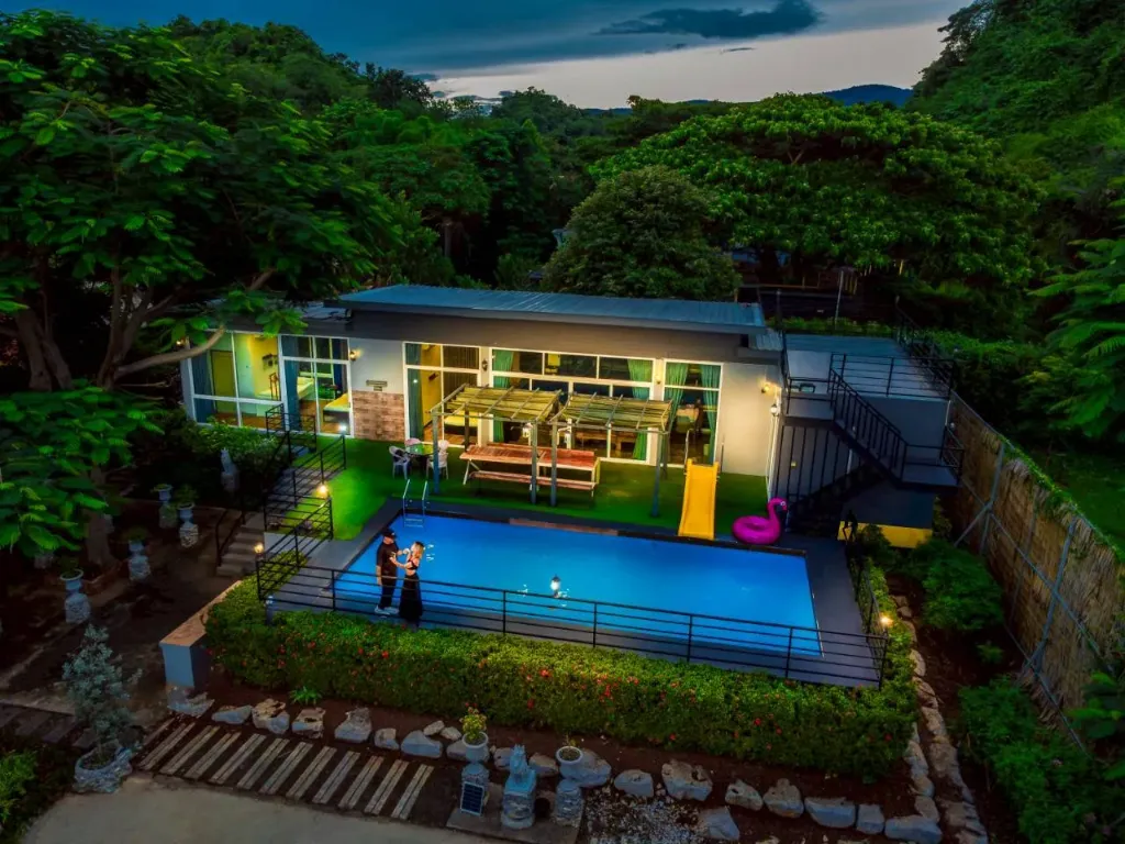 Modern Italian Pool Villa 6