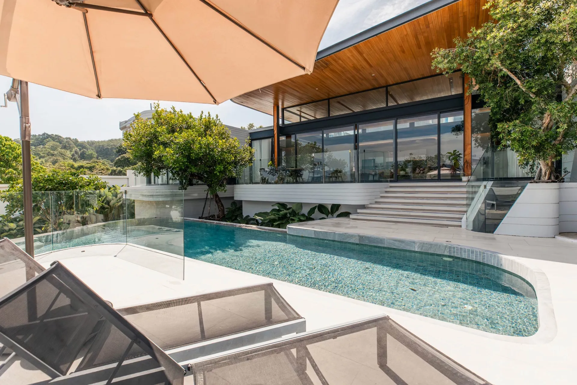 ZAVAYA VILLAS EVEREST