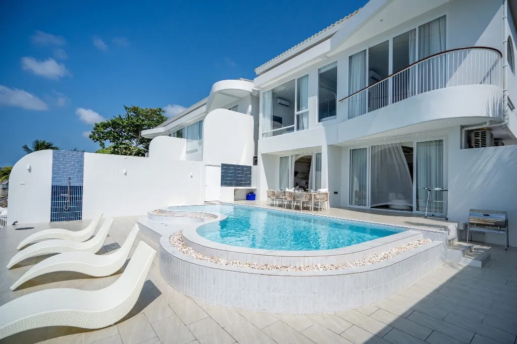 Sea breeze Beach front poolvilla