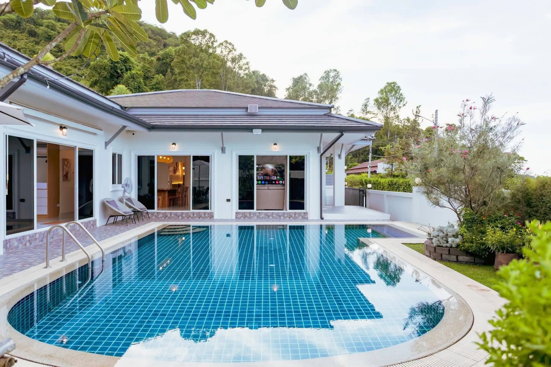 Alinda Pool Villa Sattahip