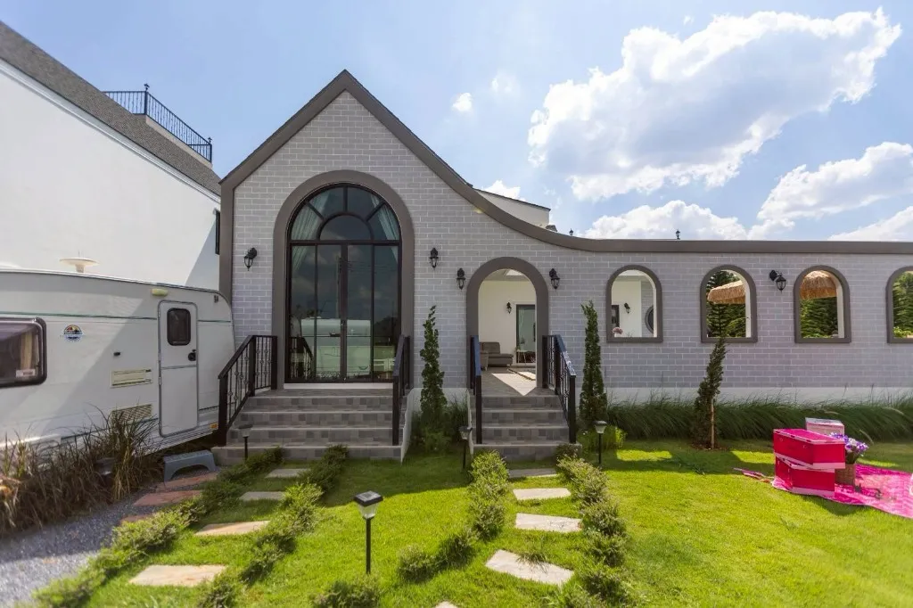 Ticino pool villa Khao Yai by Samonrada 