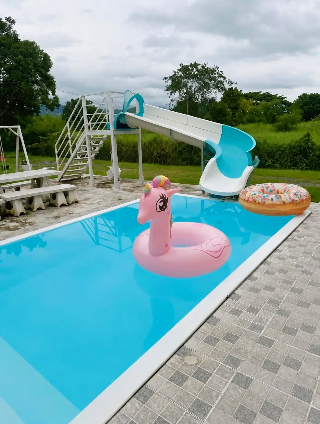 Pixel​ mountain​ view​ pool​villa​