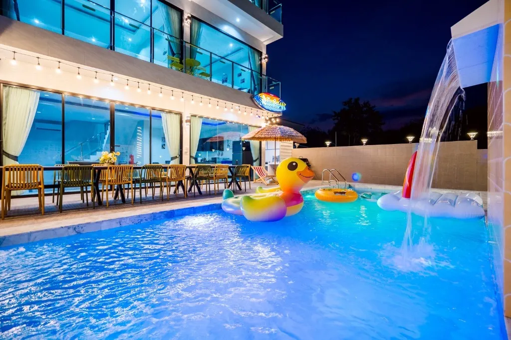 The Sea Pool Villa