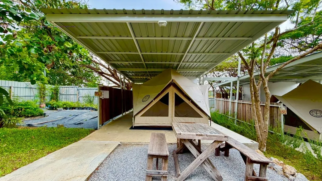 P1 Zone 2 เต็นท์ 2 ท่าน ฟาร์มสุข Glamping