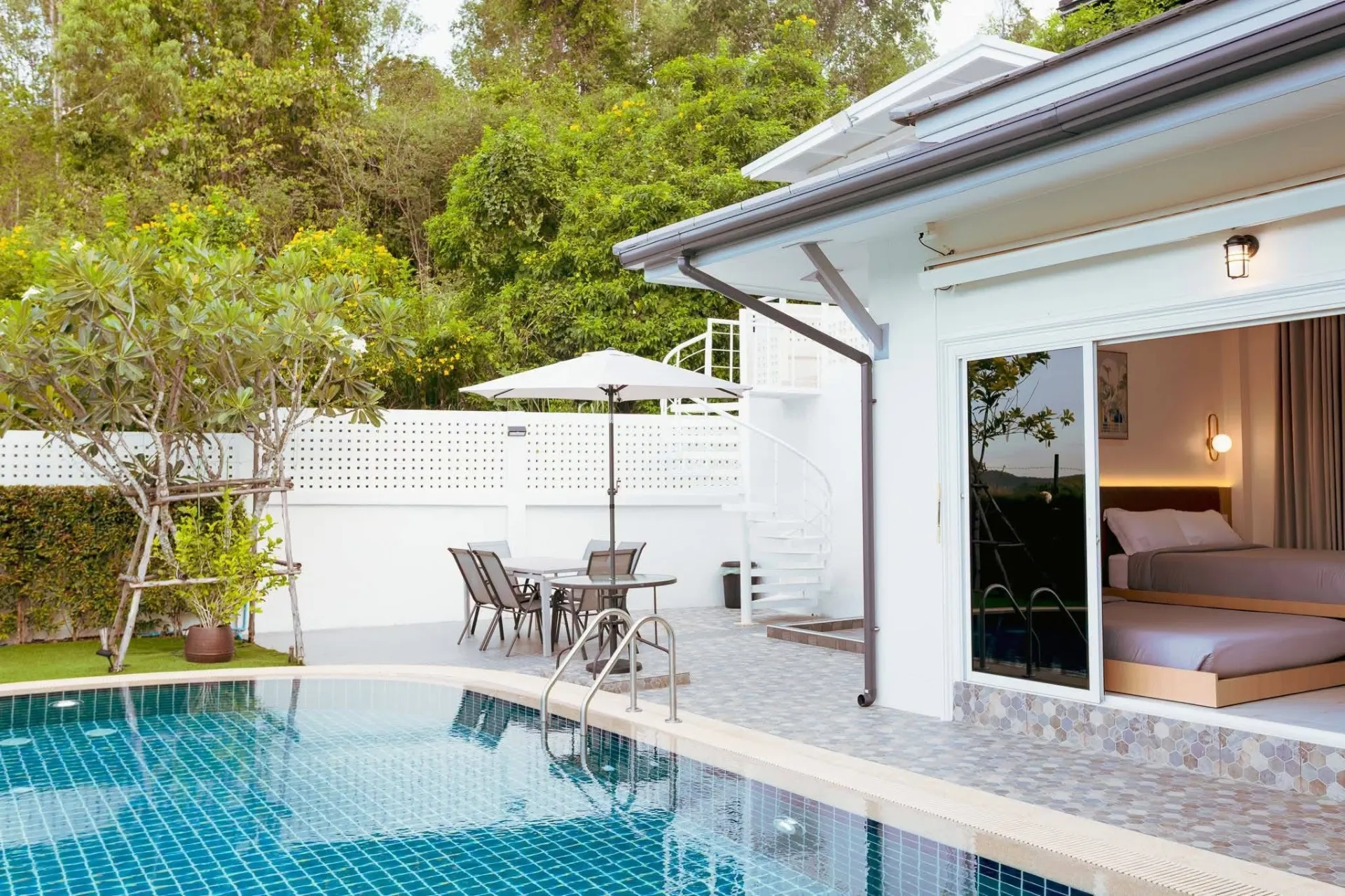 Alinda Pool Villa Sattahip