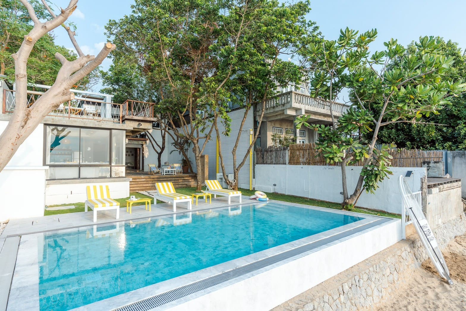 Lazy stay pool villa @ปราณบุรี