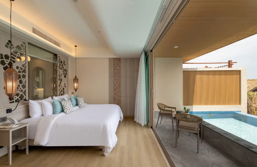 SEASIDE POOL SUITE