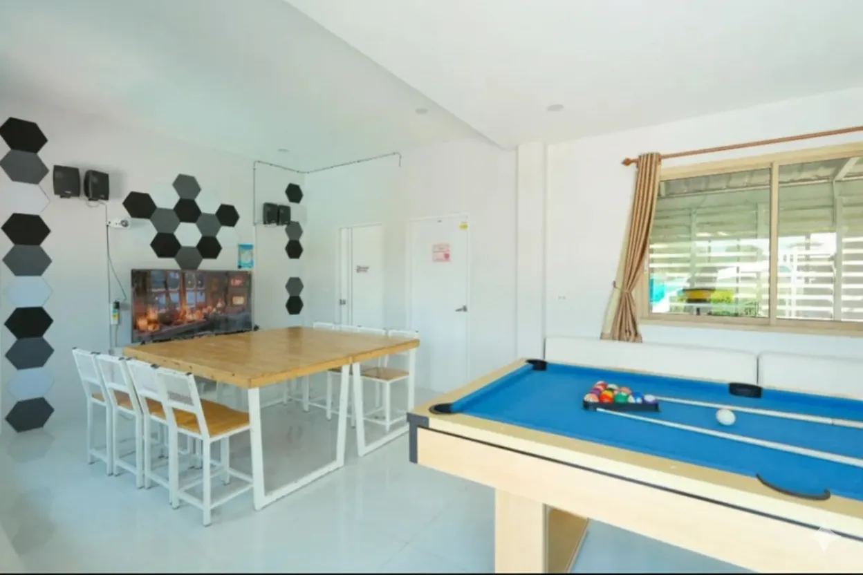 Pixel​ mountain​ view​ pool​villa​